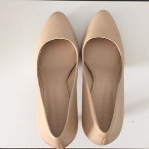 Banana Republic Nude Pumps